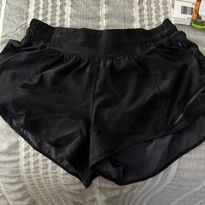 Black Camo LULULEMON hotty hot shorts!